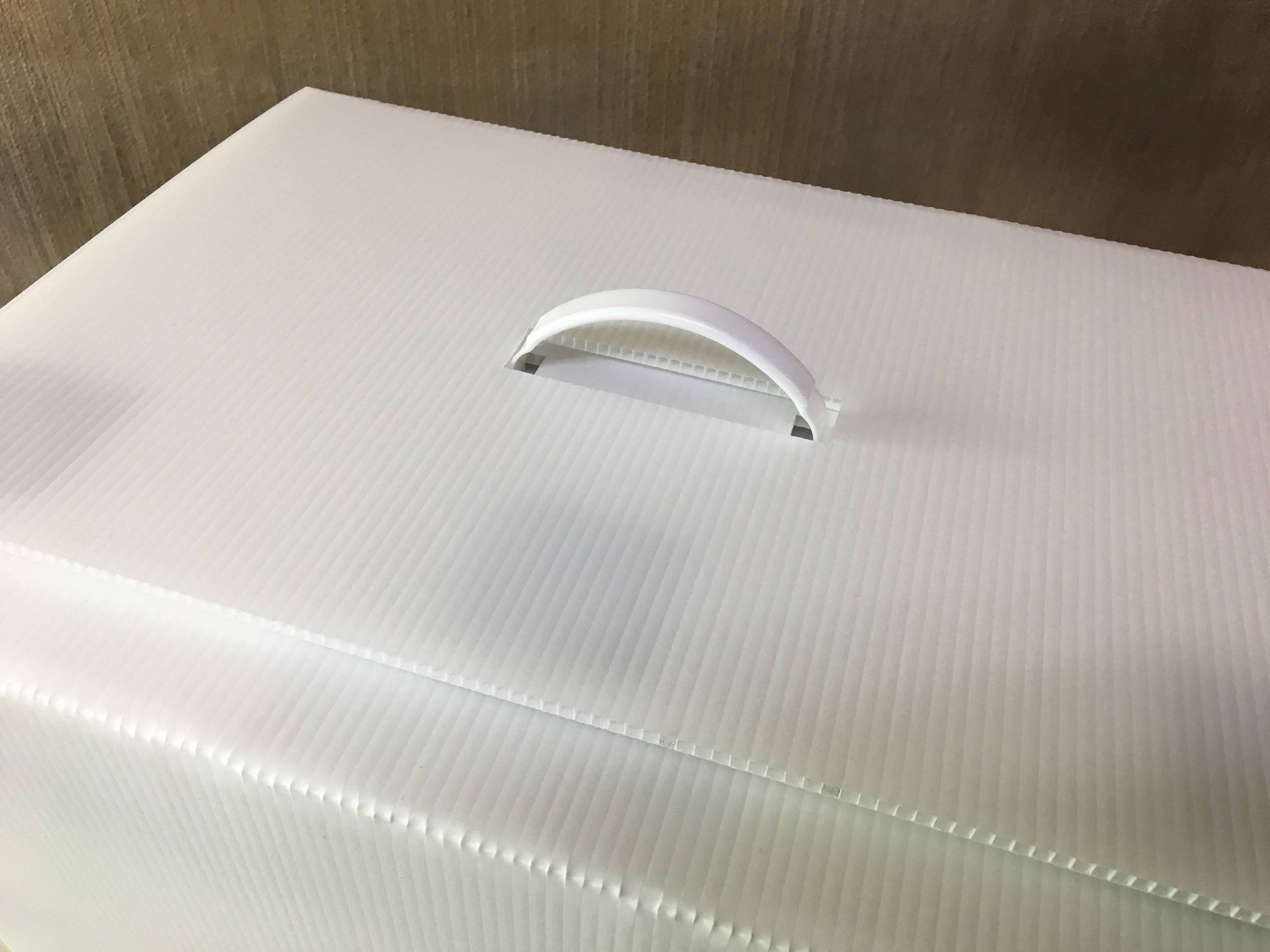 消防設備展示パネル収納ケース 段ボール プラダン アルミフレームなど梱包材なら山陽紙器株式会社